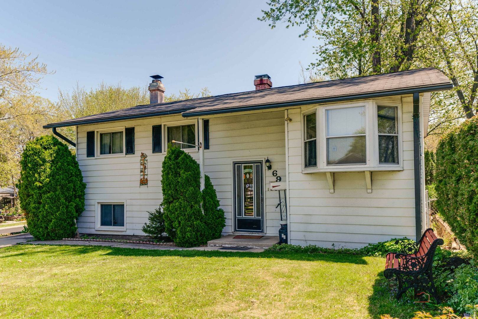 Mundelein, IL 60060,69 N Greenview AVE
