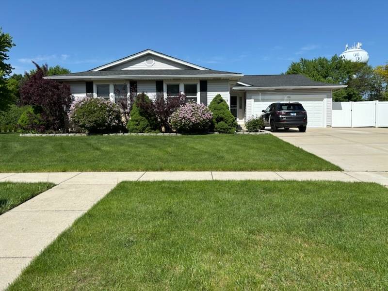 Hoffman Estates, IL 60192,3991 whispering trails DR