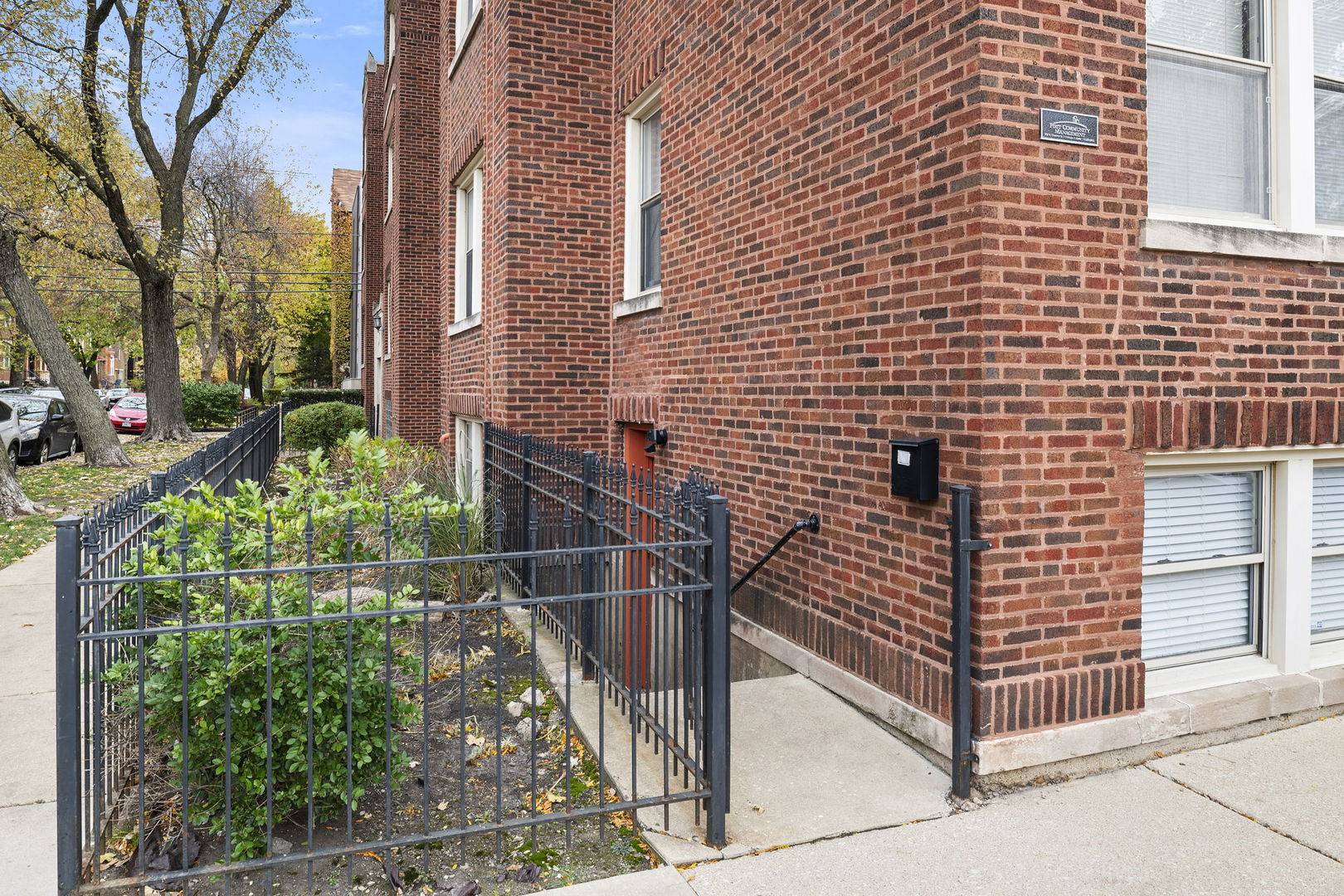 Chicago, IL 60647,2021 N Leavitt ST #G