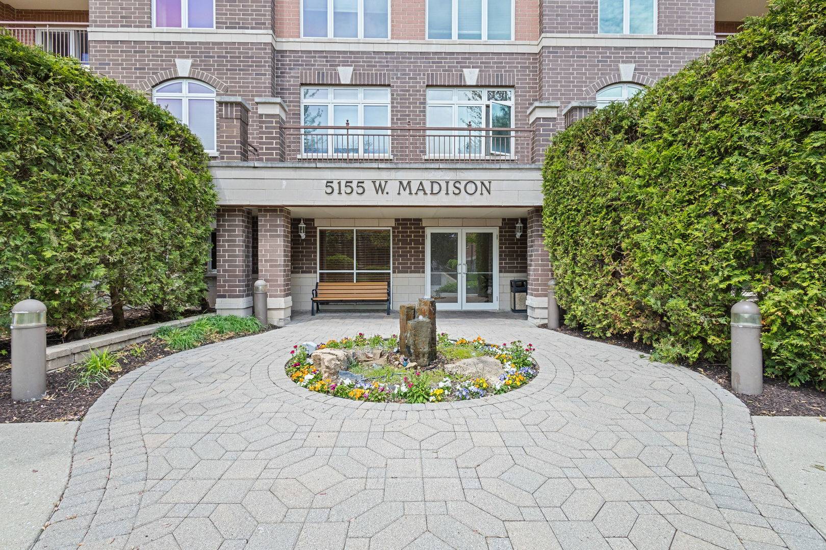 Skokie, IL 60077,5155 Madison ST #204