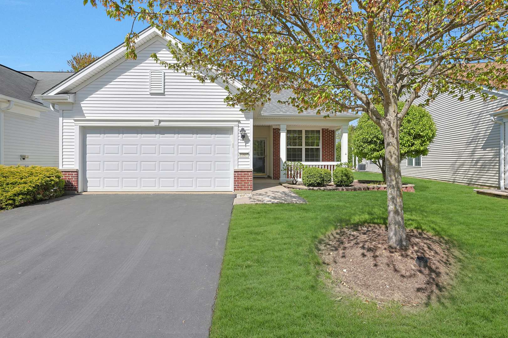 Huntley, IL 60142,11807 MESSINER DR