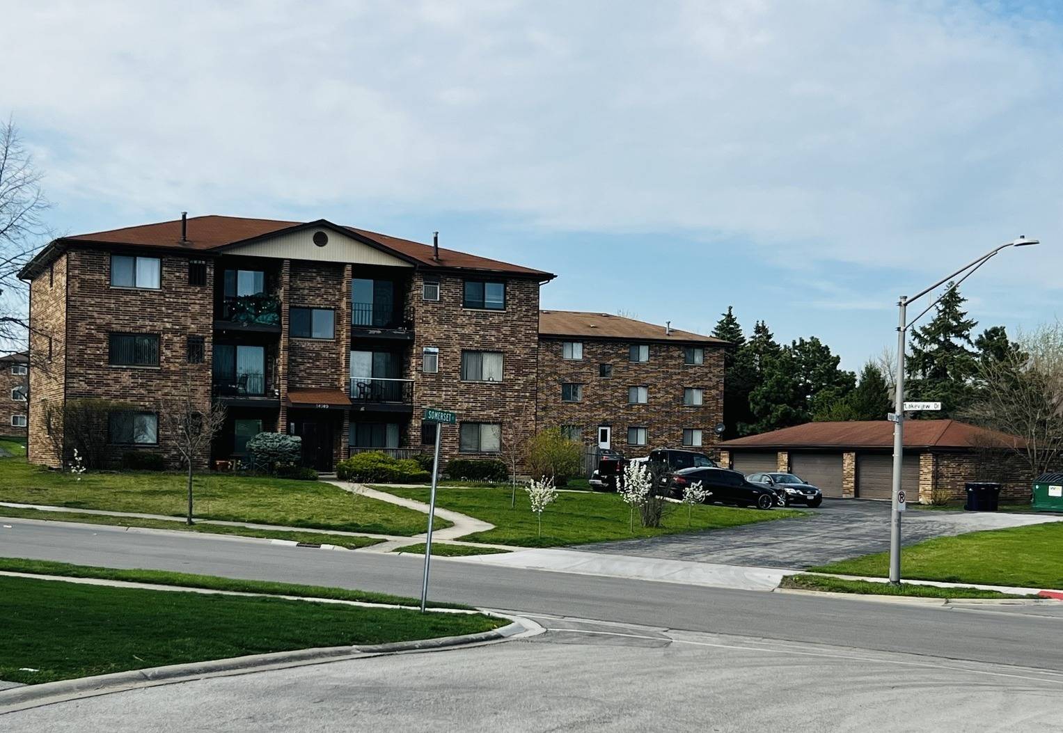 Orland Park, IL 60462,14949 Lakeview DR #204