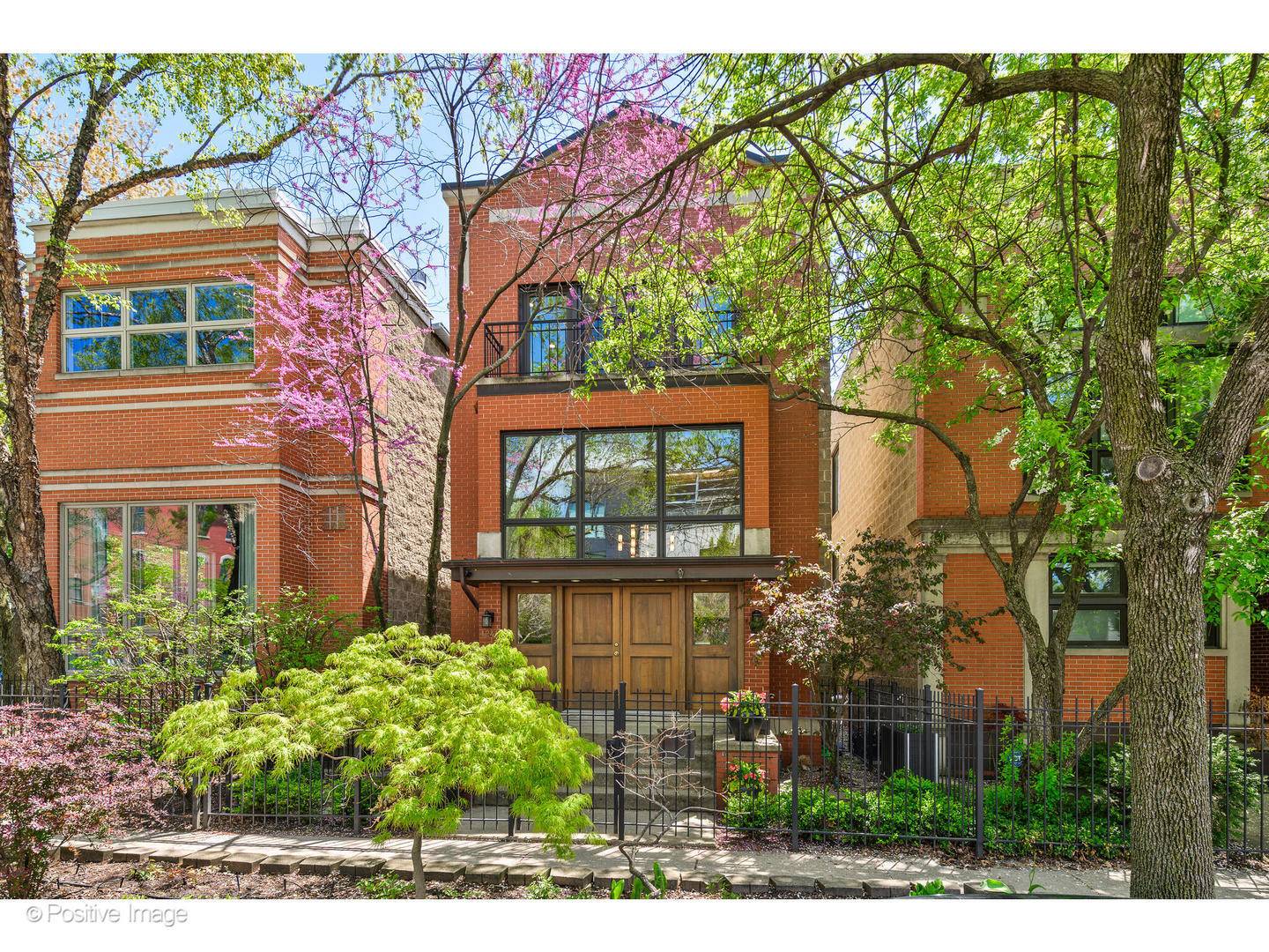 Chicago, IL 60614,1241 W Dickens AVE