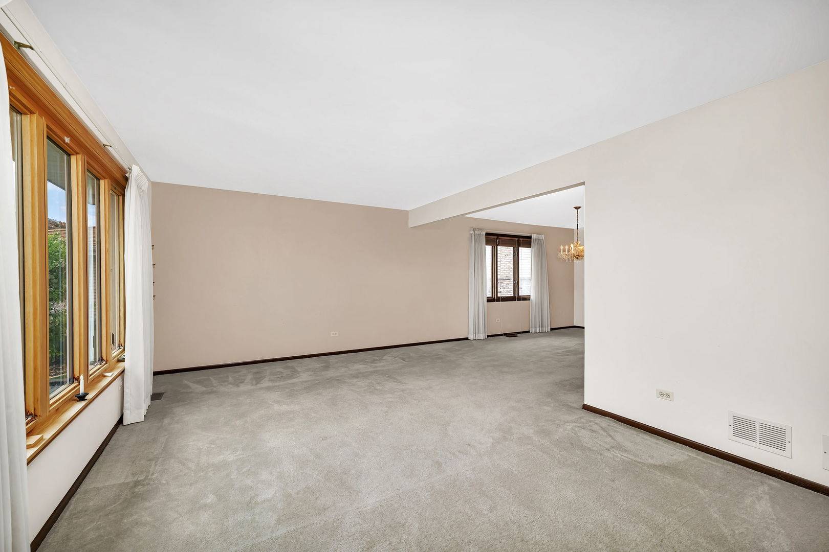 Tinley Park, IL 60477,8418 Cherry Hill DR
