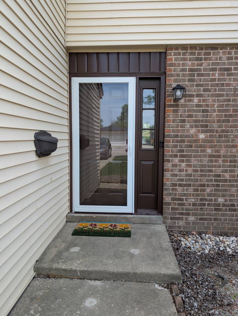 Wheeling, IL 60090,235 E manchester DR