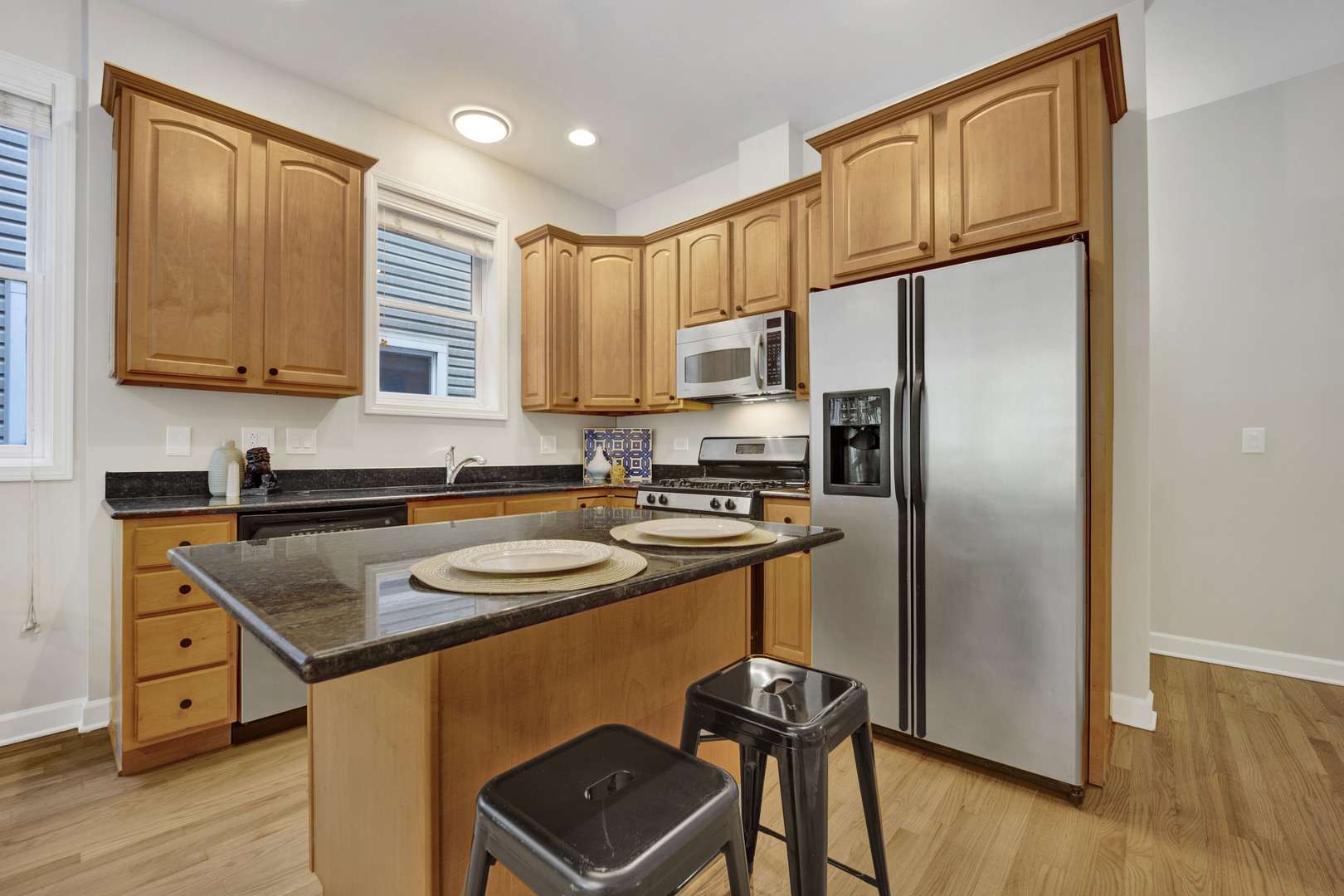 Chicago, IL 60660,6025 N Ridge AVE #1W