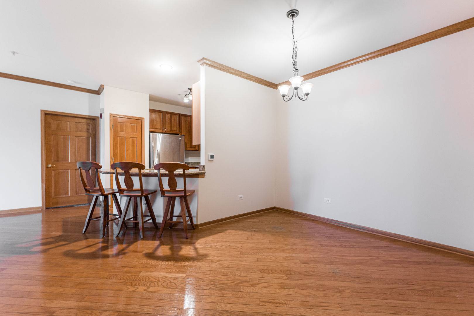 Addison, IL 60101,1251 W LAKE ST #103