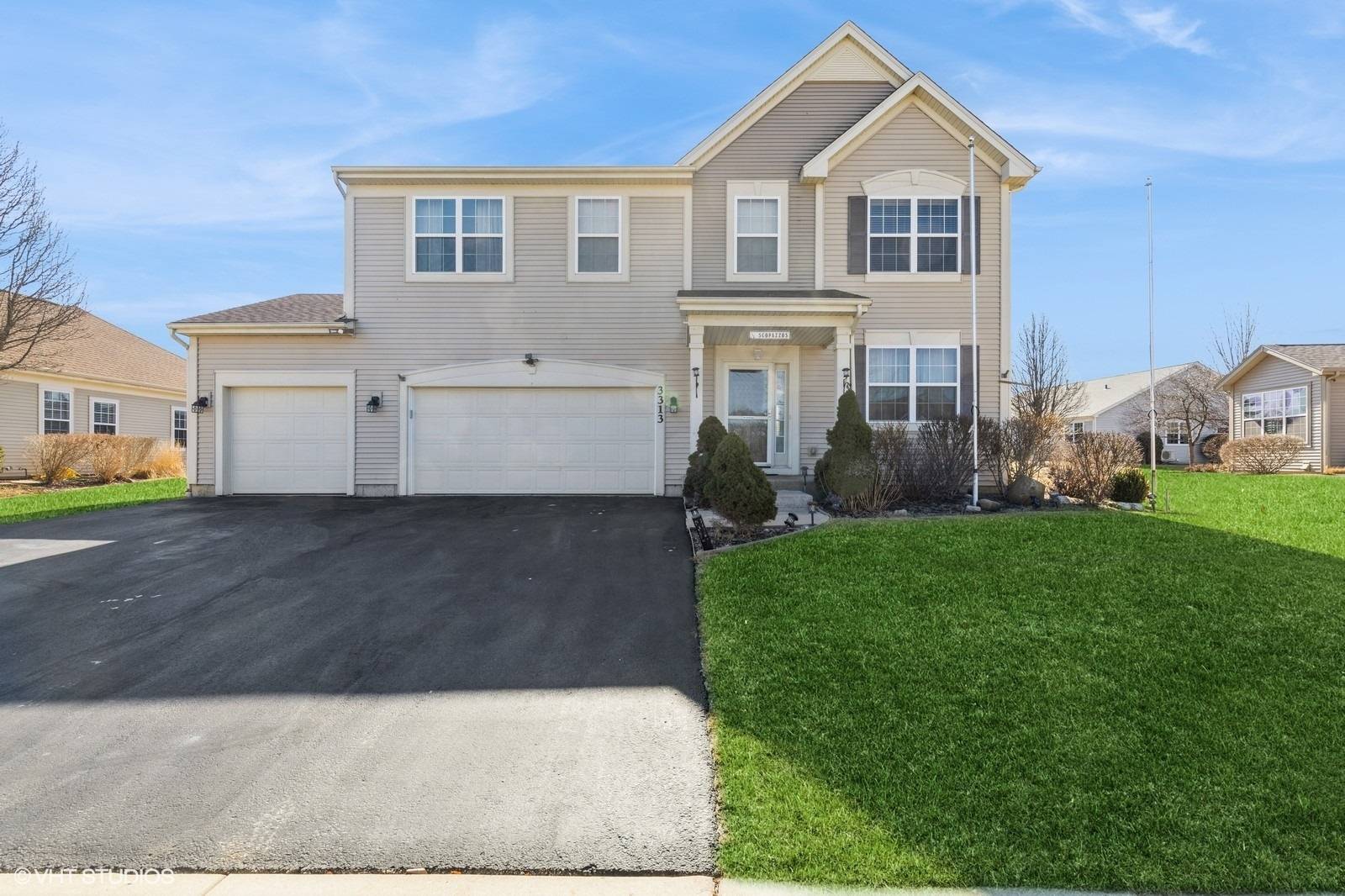 Johnsburg, IL 60051,3313 Christopher LN