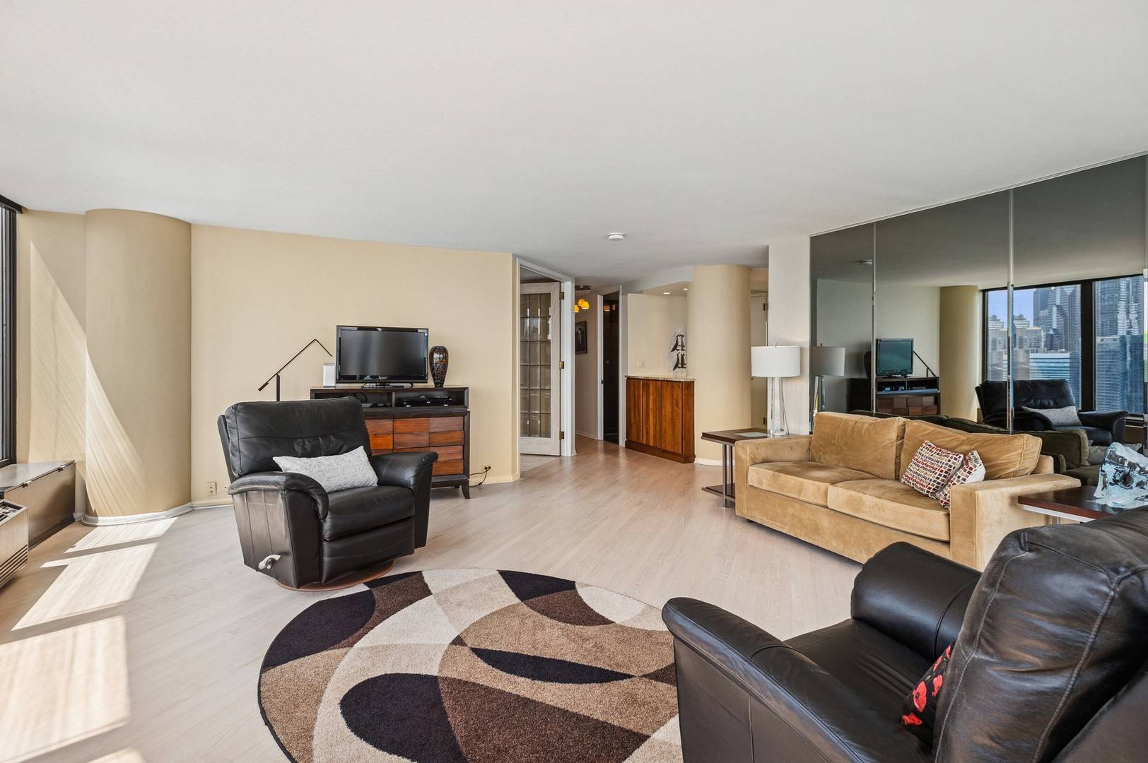 Chicago, IL 60611,505 N LAKE SHORE DR #4907