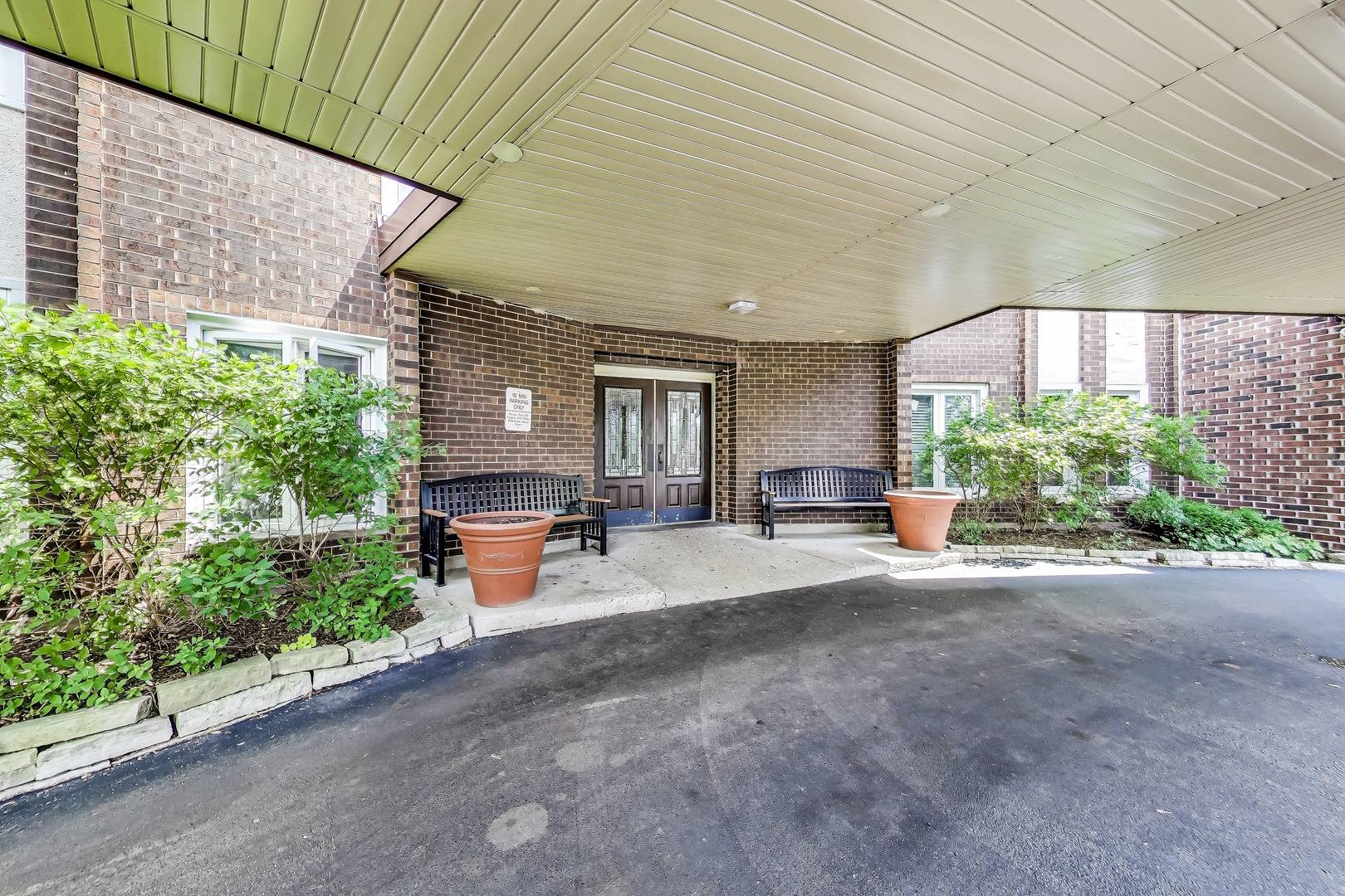 Wheeling, IL 60090,1575 Sandpebble DR #336