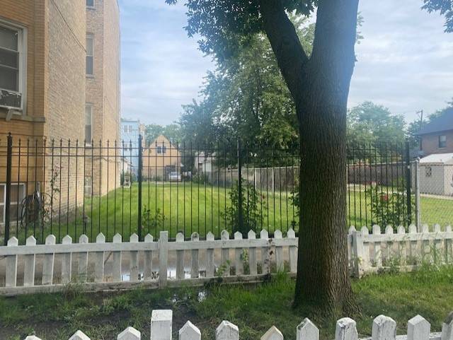Chicago, IL 60622,2712 W Crystal ST