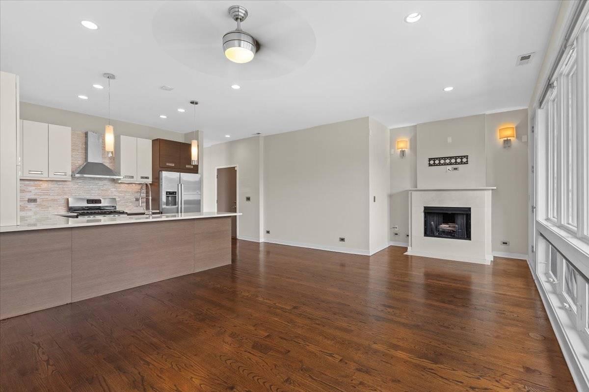 Chicago, IL 60647,2140 W NORTH AVE #2
