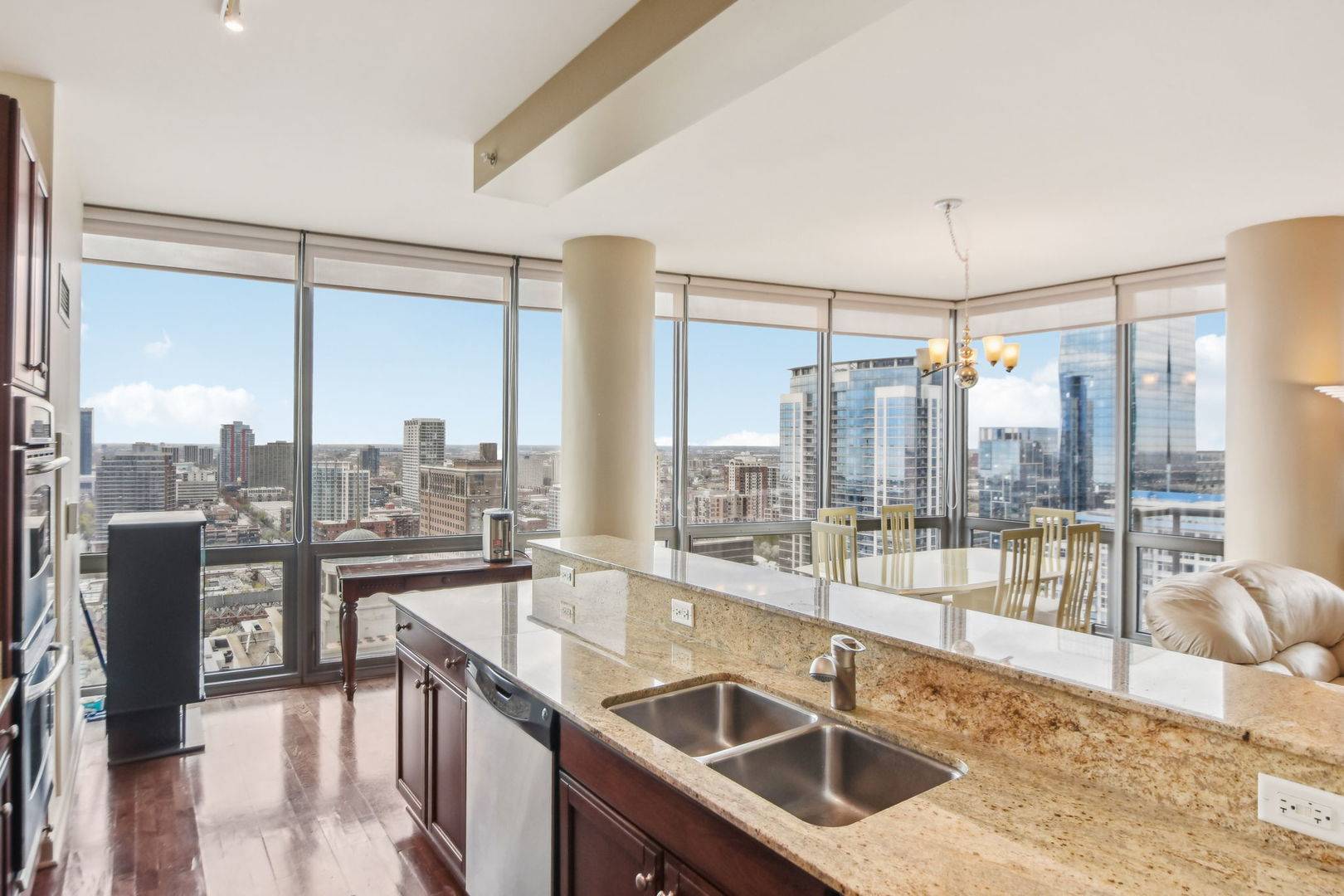 Chicago, IL 60605,1235 S Prairie AVE #2805