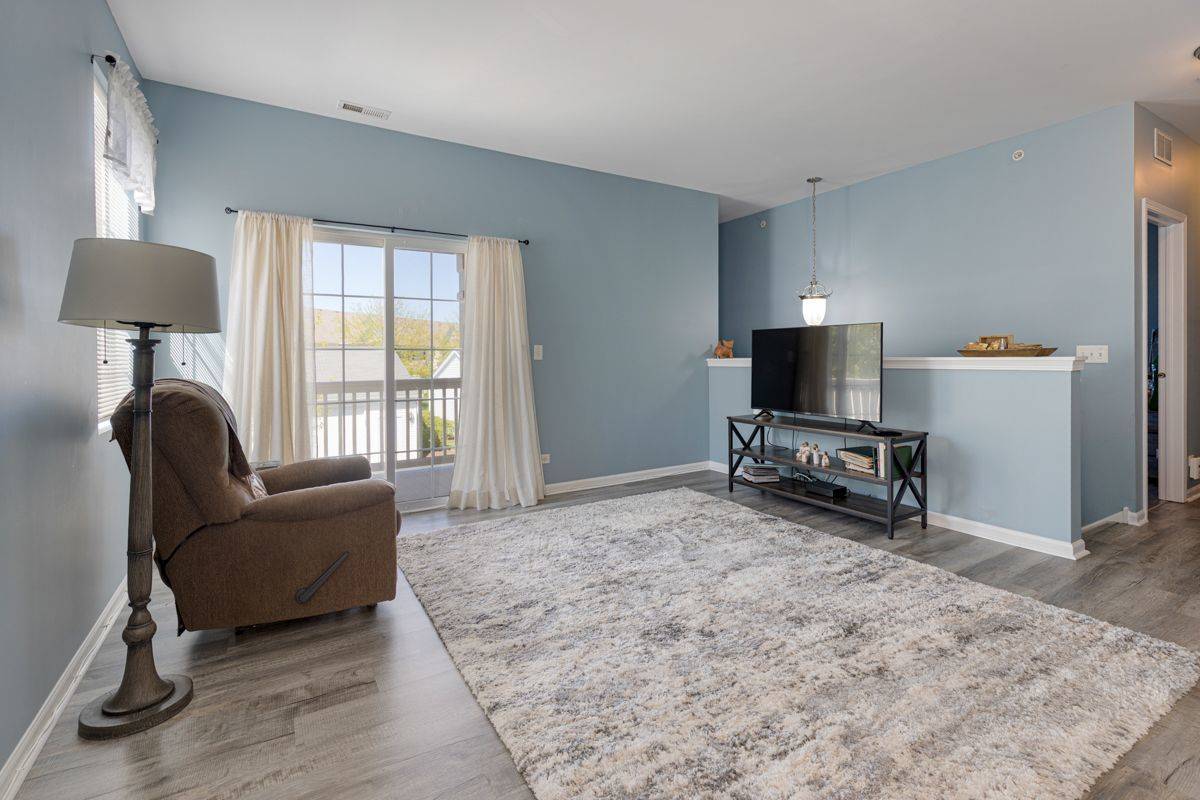Pingree Grove, IL 60140,2245 Aurora DR #27