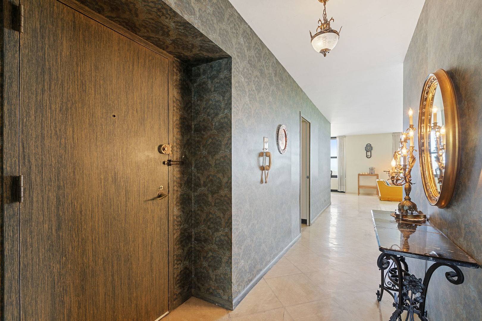 Chicago, IL 60657,3150 N Lake Shore DR #30C
