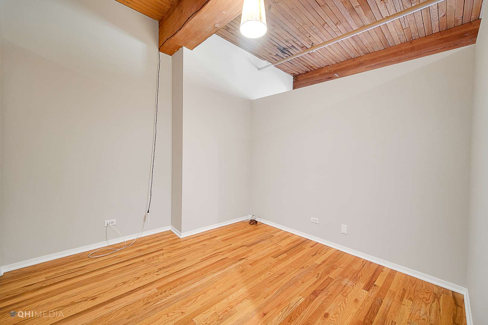 Chicago, IL 60618,2911 N WESTERN AVE #313