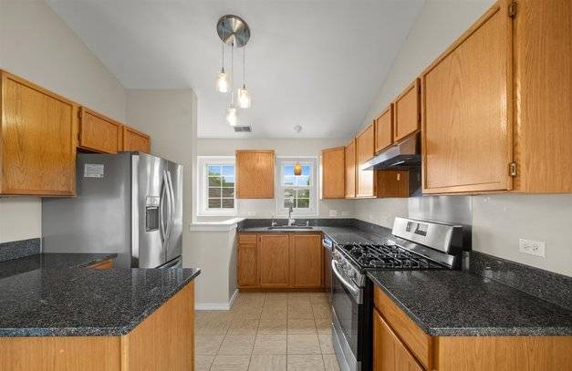 Naperville, IL 60564,2503 Sheehan DR #204