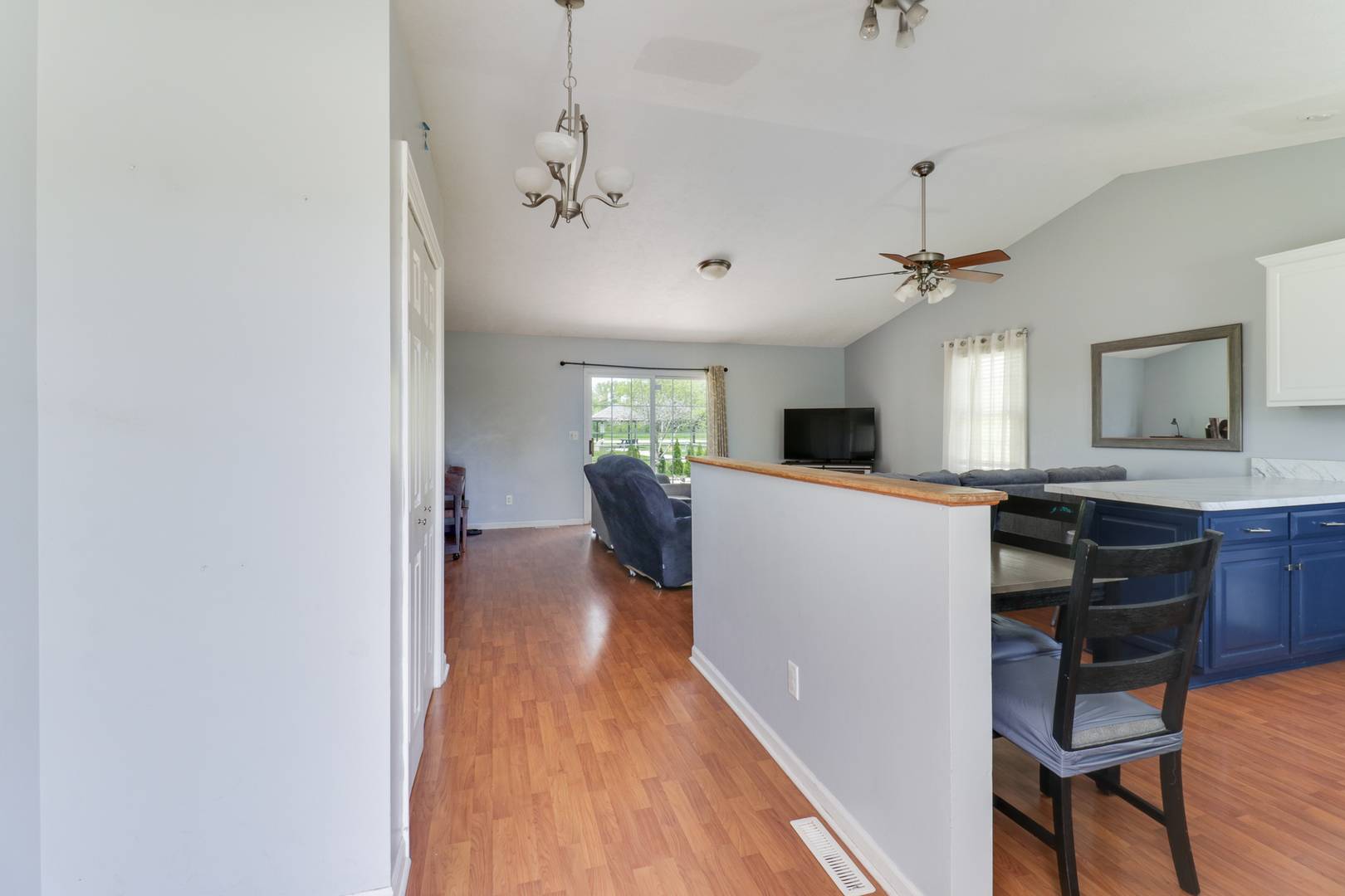 Pontiac, IL 61764,1401 W Indian DR