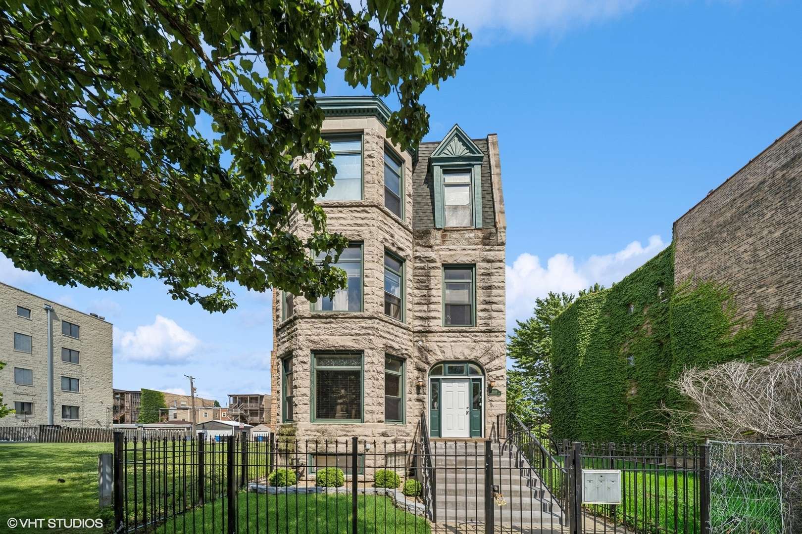 Chicago, IL 60615,4939 S Forrestville AVE #2