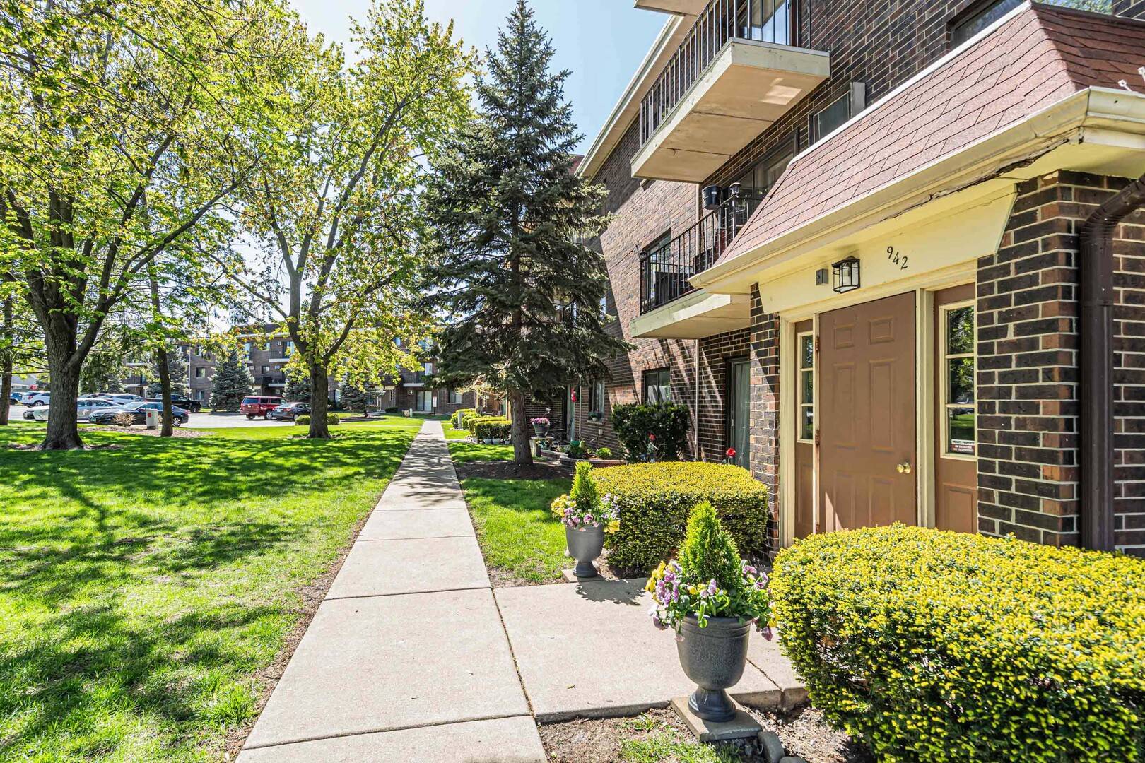 Addison, IL 60101,942 N Rohlwing RD #201E