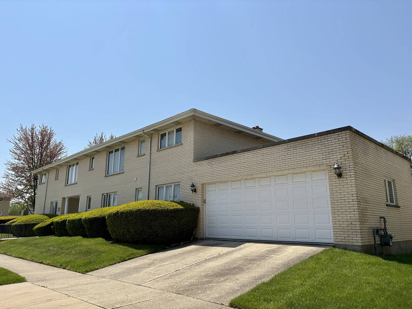 Berkeley, IL 60163,5600 Saint Charles RD