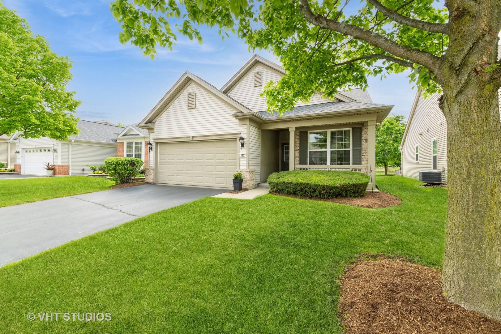 Elgin, IL 60124,2507 Rolling Ridge