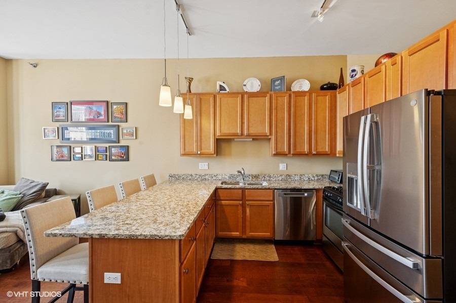 Chicago, IL 60605,1464 S Michigan AVE #703