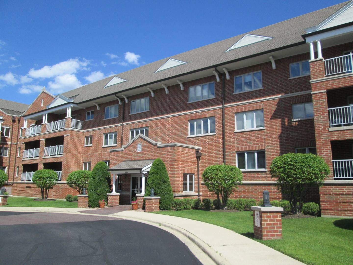 Park Ridge, IL 60068,460 S NORTHWEST HWY #409