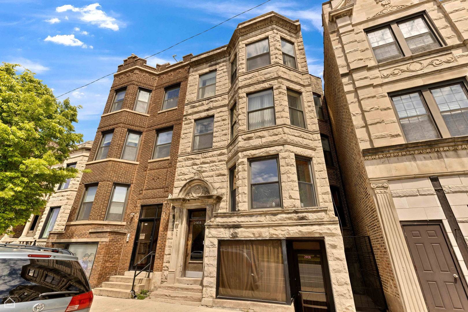 Chicago, IL 60647,2908 W North AVE