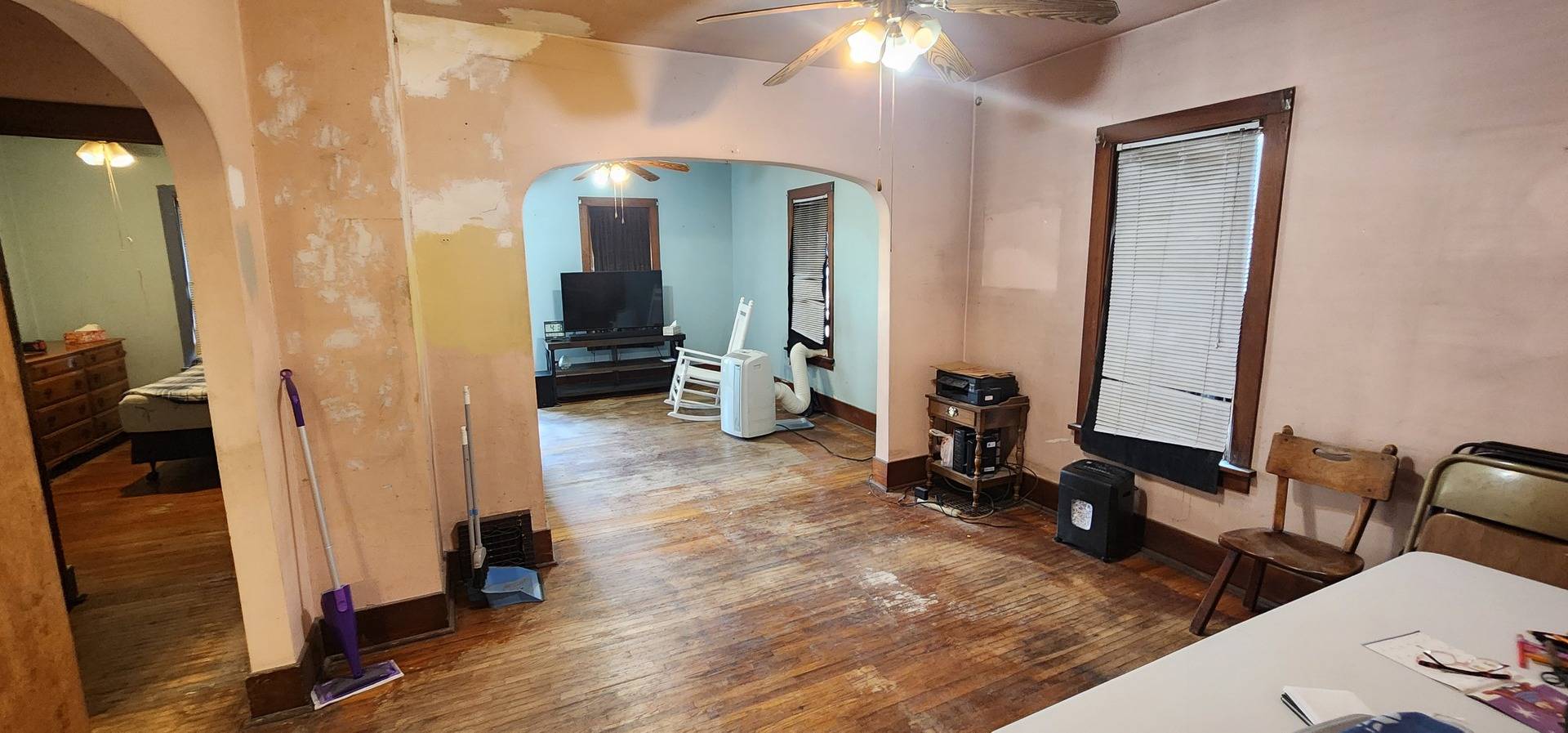 Joliet, IL 60435,1128 N Hickory ST