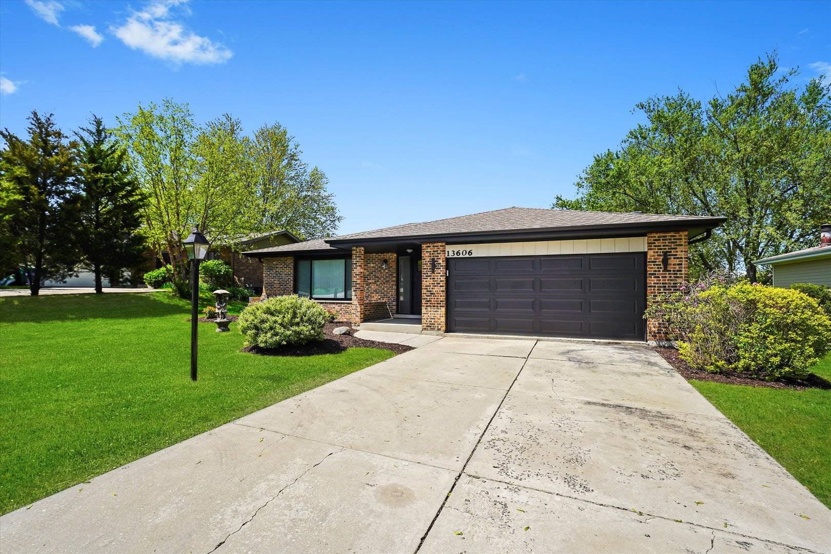 Orland Park, IL 60467,13606 Wooly Hill DR