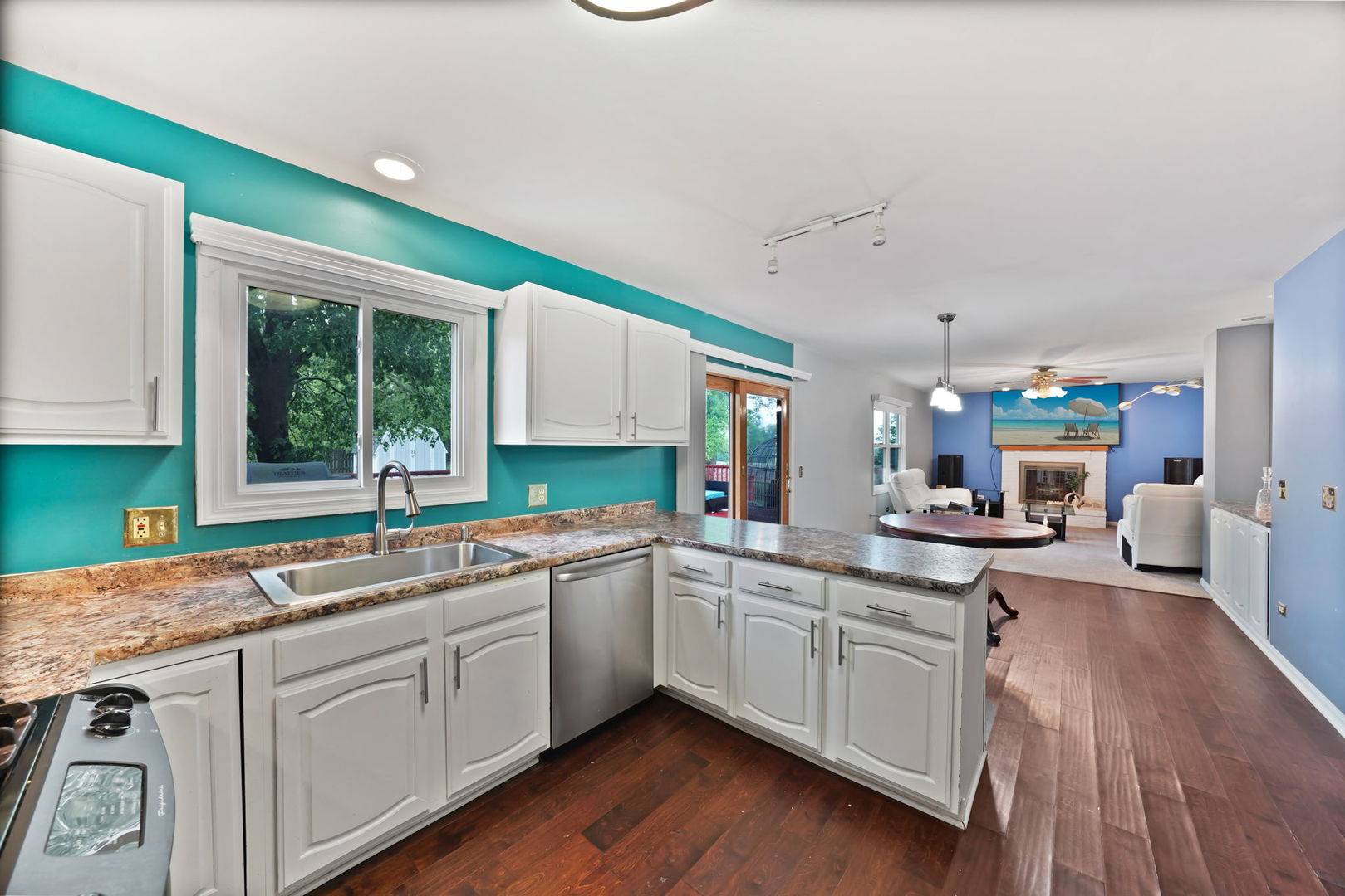 Gurnee, IL 60031,184 Southridge DR