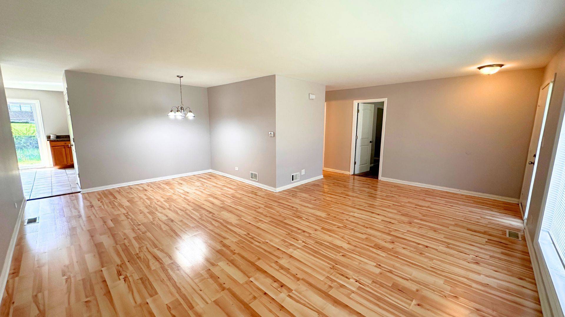 Matteson, IL 60443,902 School AVE