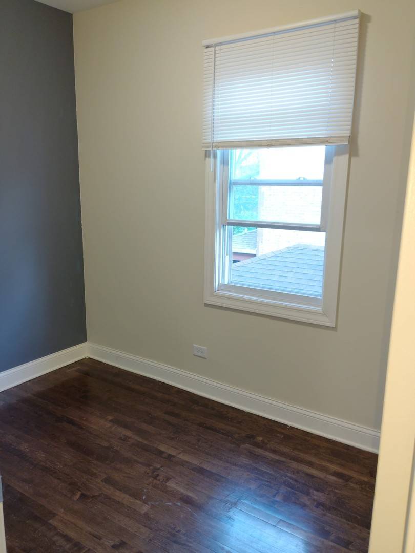 Chicago, IL 60632,4406 S Maplewood AVE #2