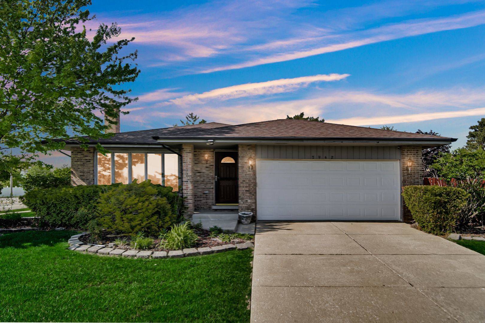 Tinley Park, IL 60477,7942 161st ST