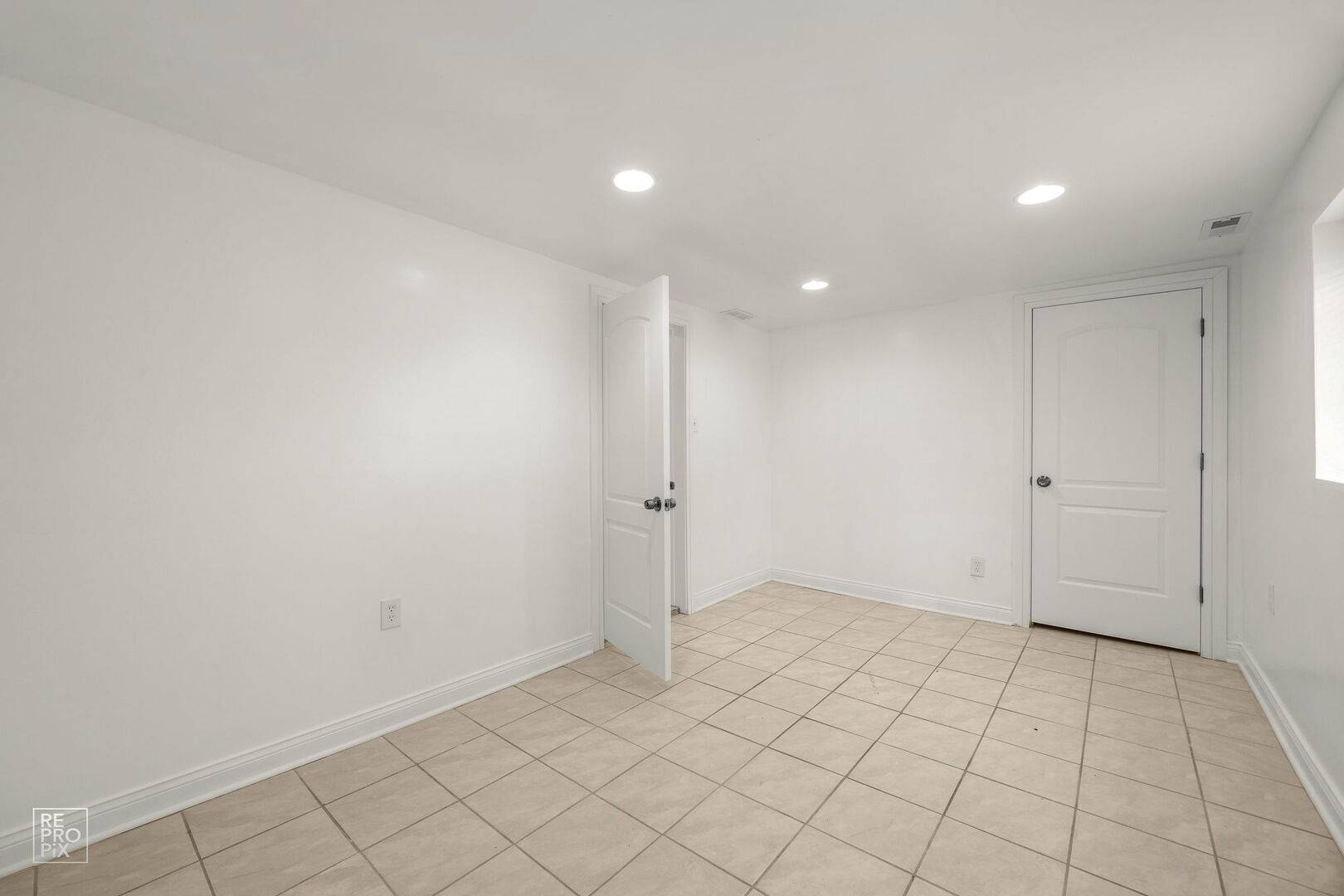 Cicero, IL 60804,1831 S 61st CT