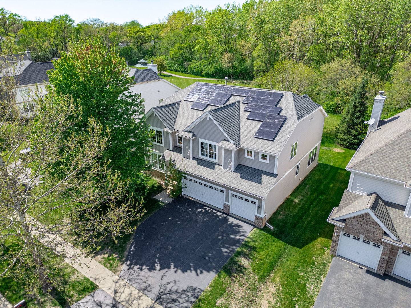 West Chicago, IL 60185,325 Hemlock LN