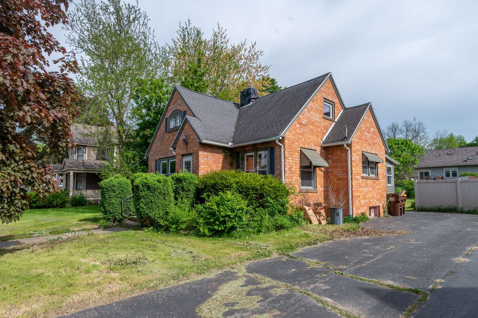 Mount Morris, IL 61054,107 E Front ST