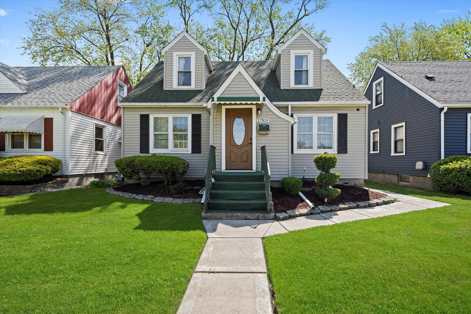Lansing, IL 60438,17819 Walter ST