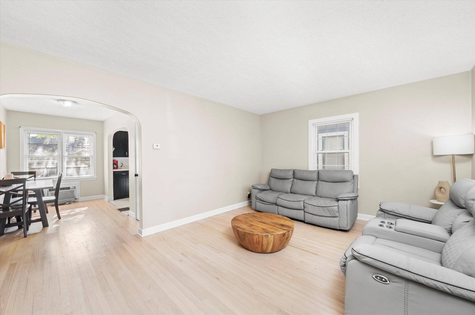 Lansing, IL 60438,17819 Walter ST