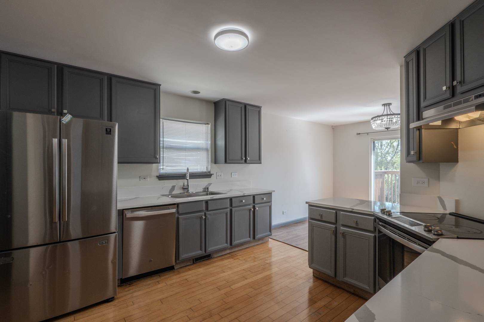 Elgin, IL 60120,823 Park Bluff CIR