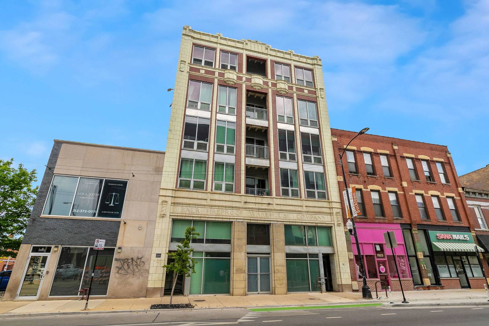 Chicago, IL 60647,1927 N Milwaukee AVE #202