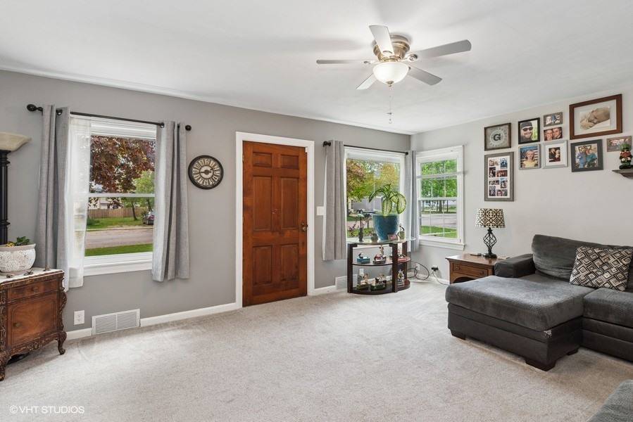 Hebron, IL 60034,9808 Saint Albans ST