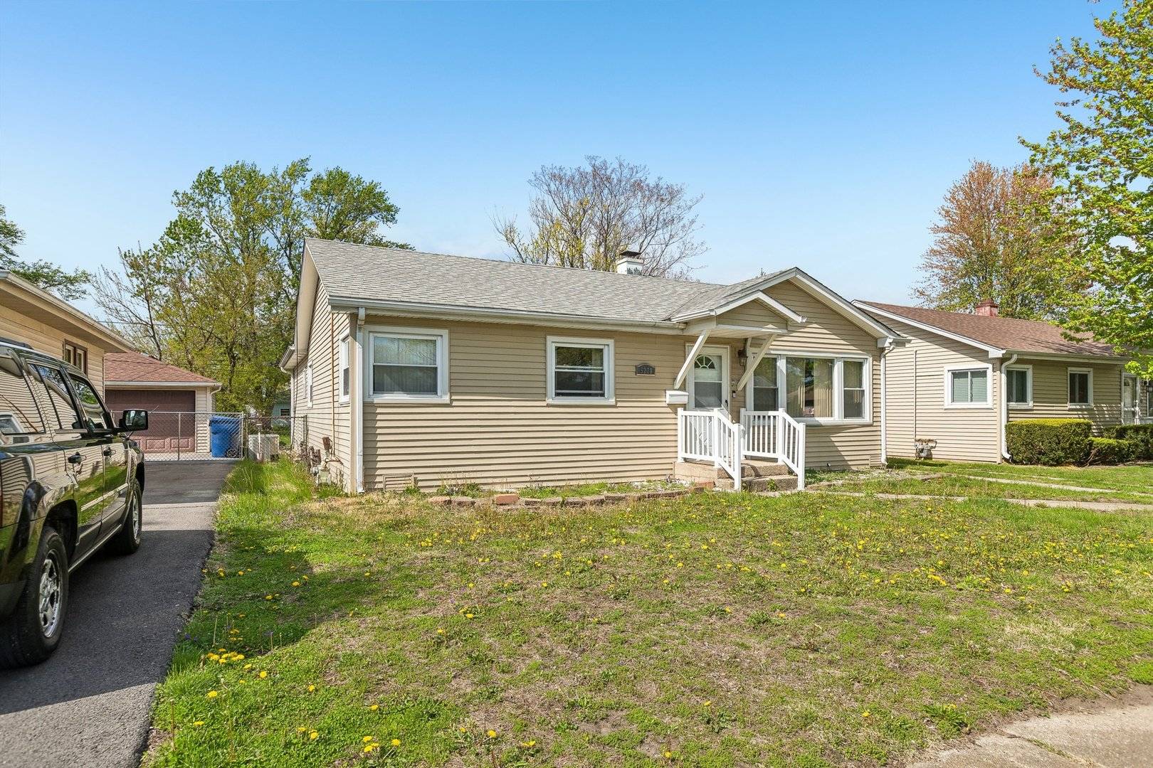 Oak Lawn, IL 60453,5270 Kimball PL