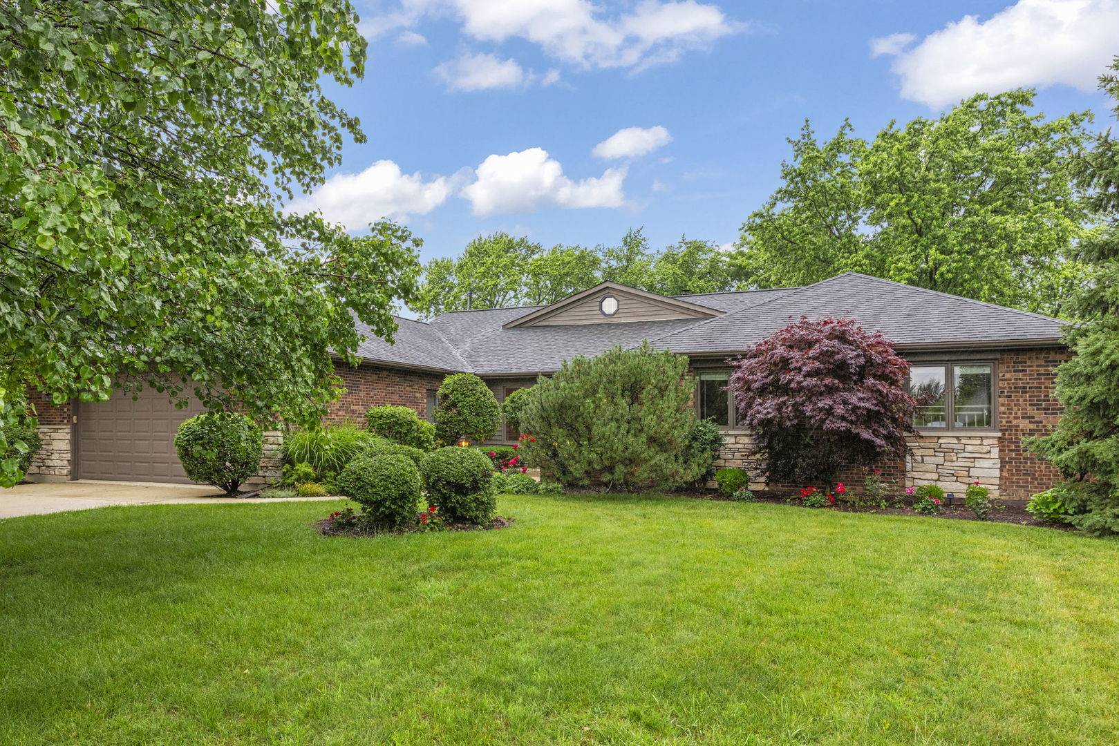 Lisle, IL 60532,608 61st ST