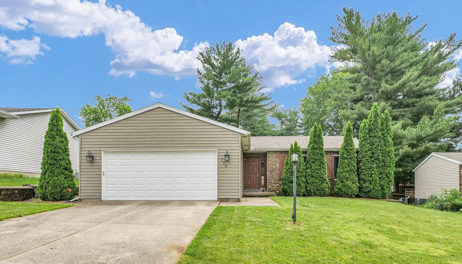 Mahomet, IL 61853,216 N Dianne LN