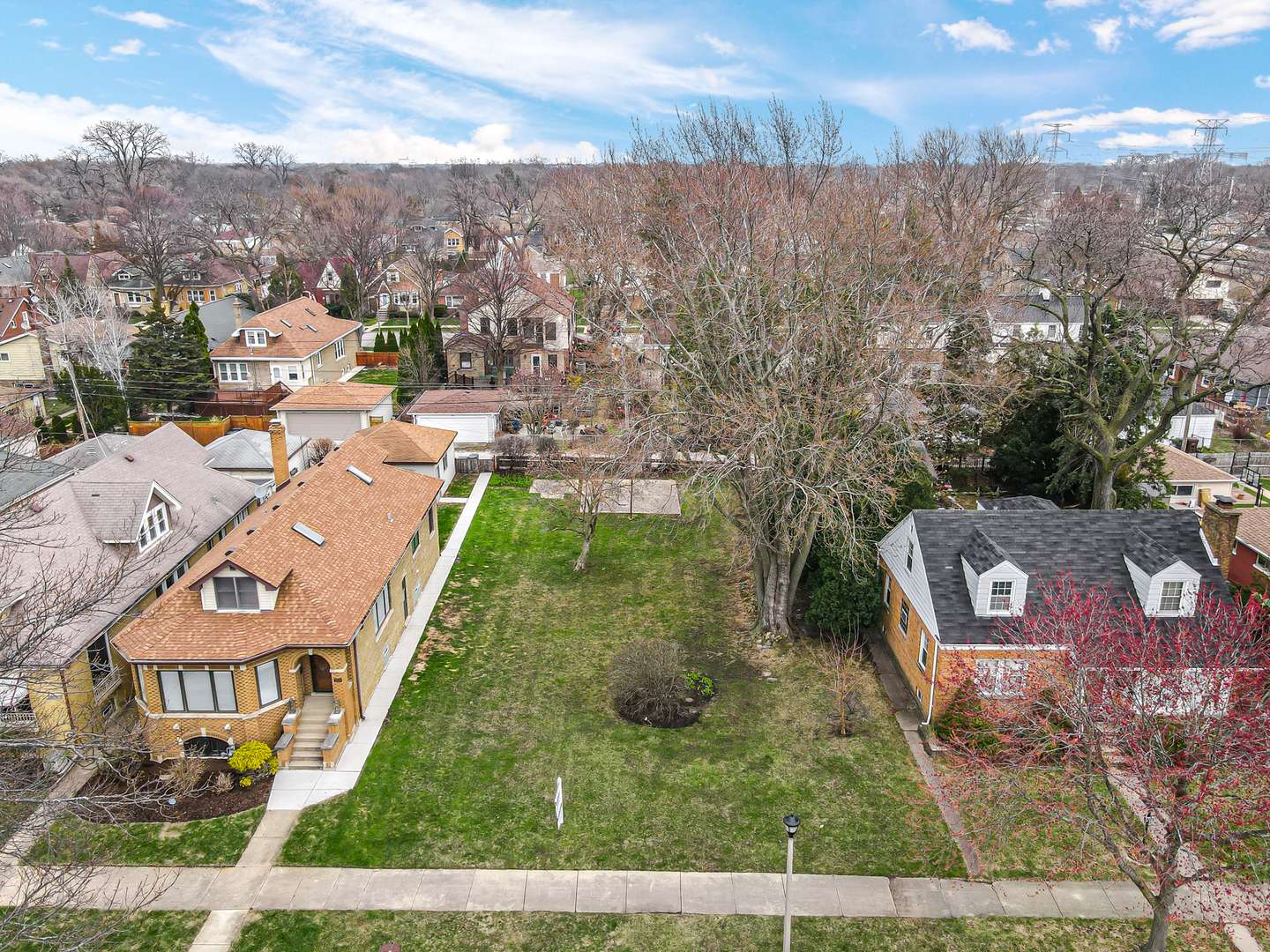 Skokie, IL 60076,7825 Kolmar AVE
