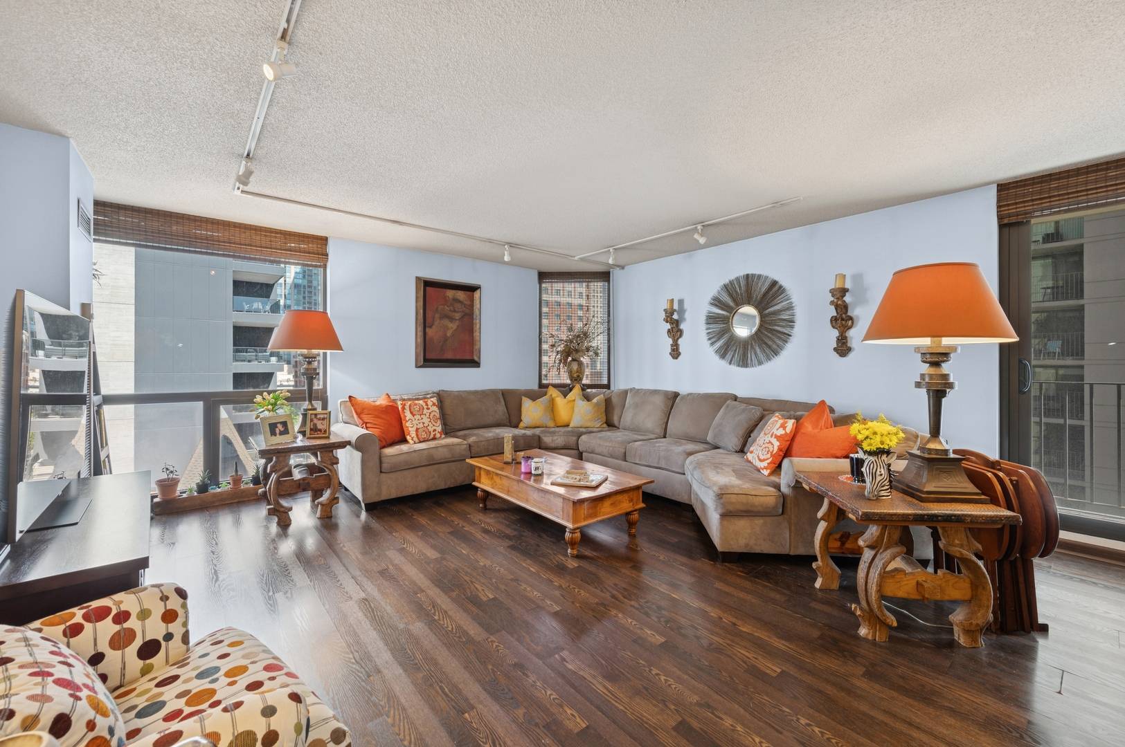 Chicago, IL 60654,70 W Huron ST #708