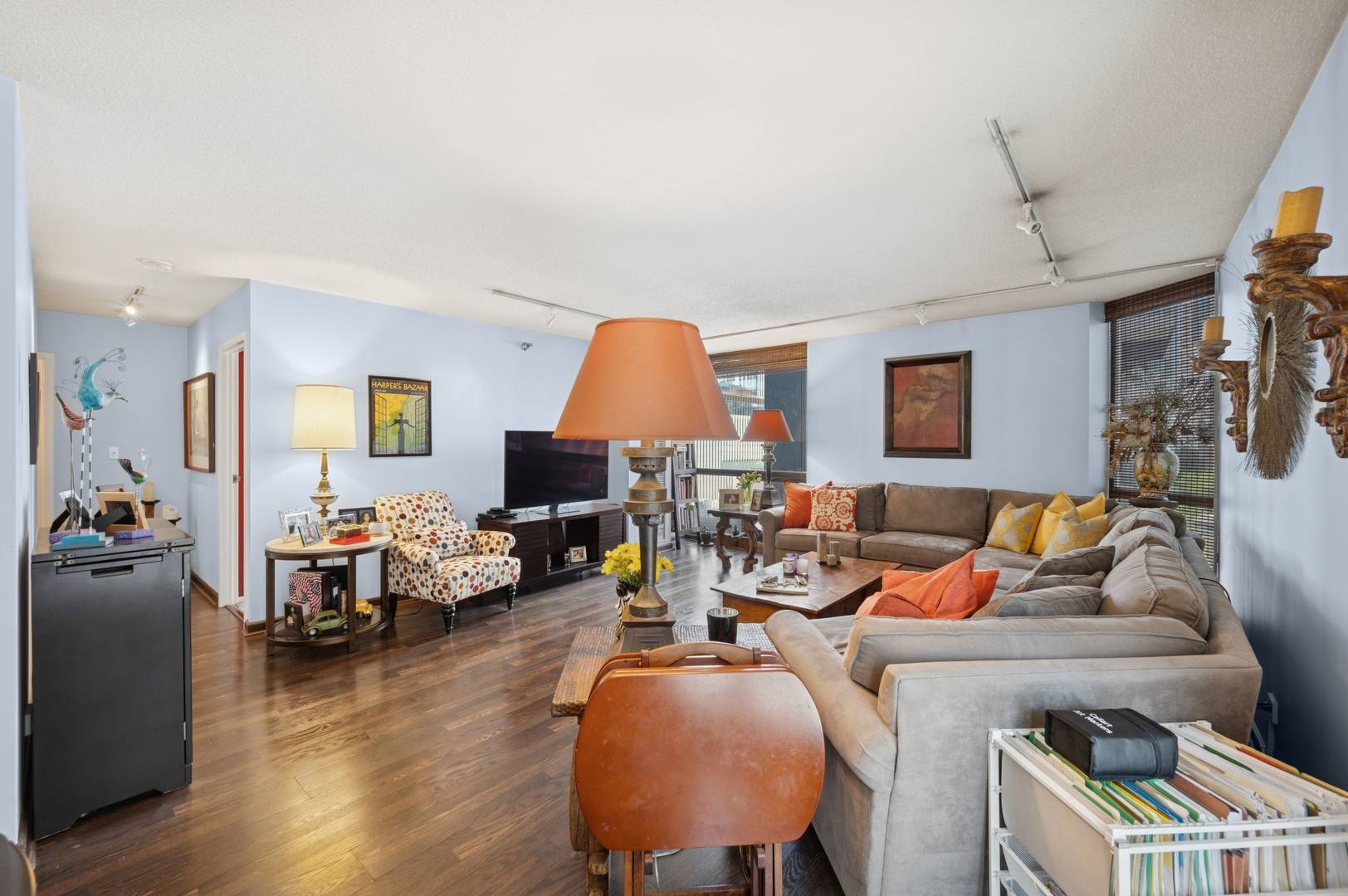 Chicago, IL 60654,70 W Huron ST #708