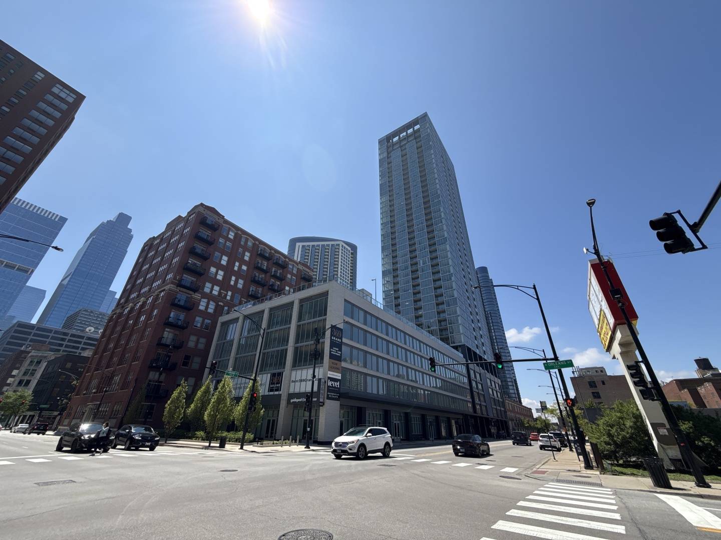 Chicago, IL 60654,369 W grand AVE #2005